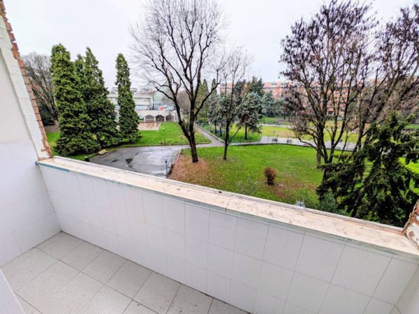 appartamento in vendita a Milano in zona Famagosta