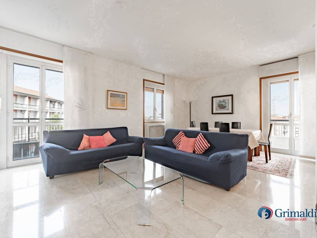 appartamento in vendita a Milano in zona Rembrandt