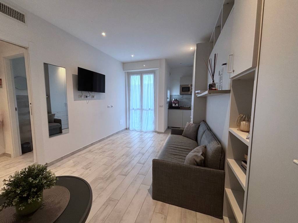 appartamento in vendita a Milano in zona Famagosta