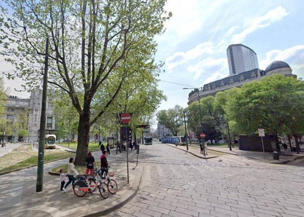 intera palazzina in vendita a Milano in zona Centro Direzionale