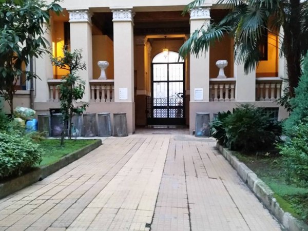 locale commerciale in vendita a Milano in zona Porta Romana