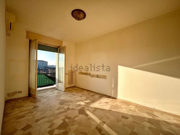 appartamento in vendita a Milano in zona Porta Genova