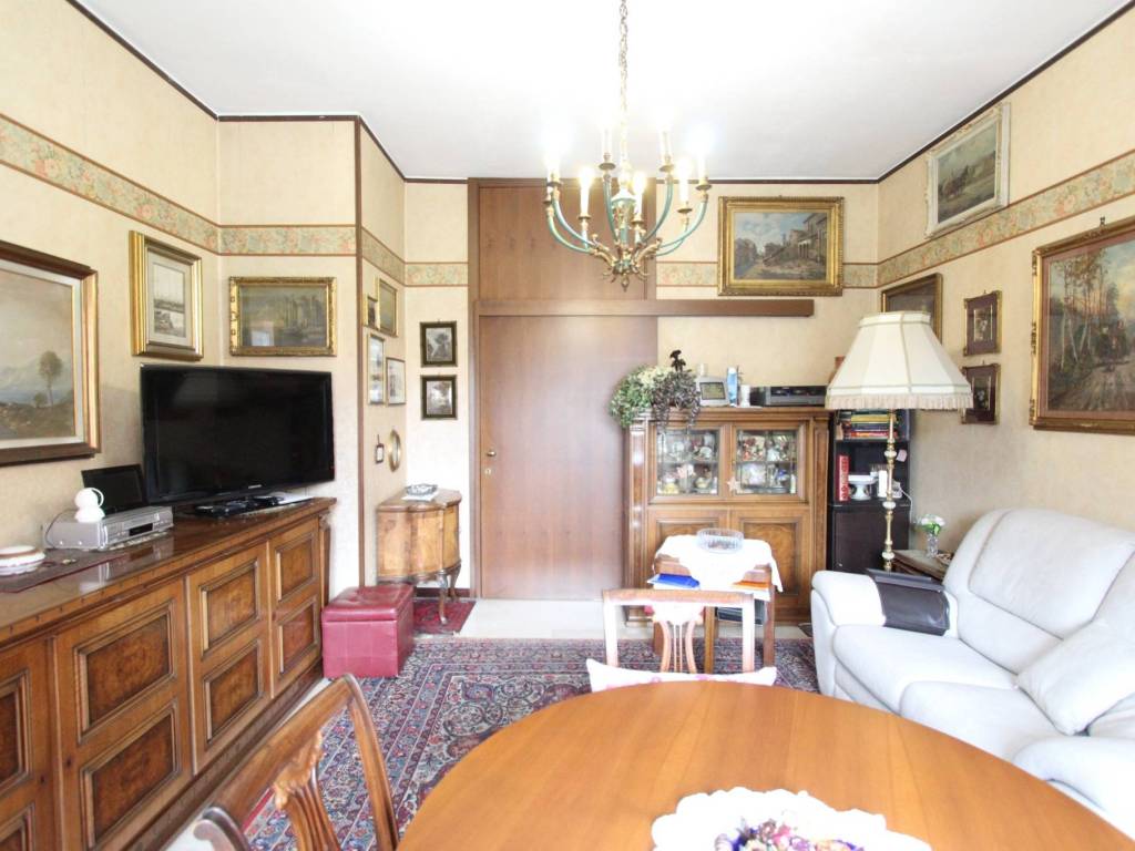 appartamento in vendita a Milano in zona Affori