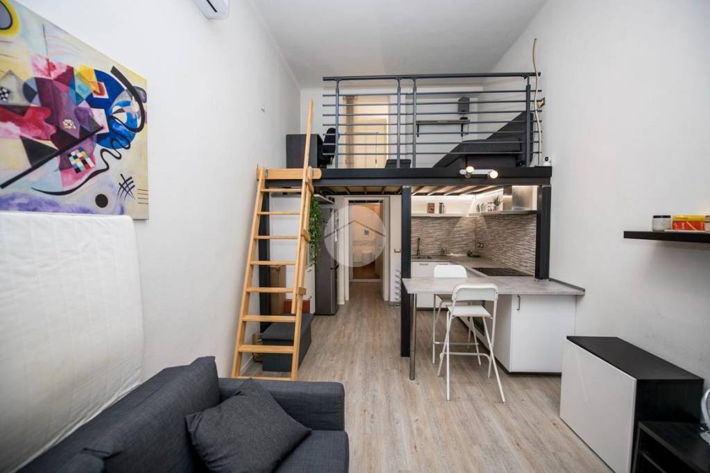 appartamento in vendita a Milano in zona Lambrate