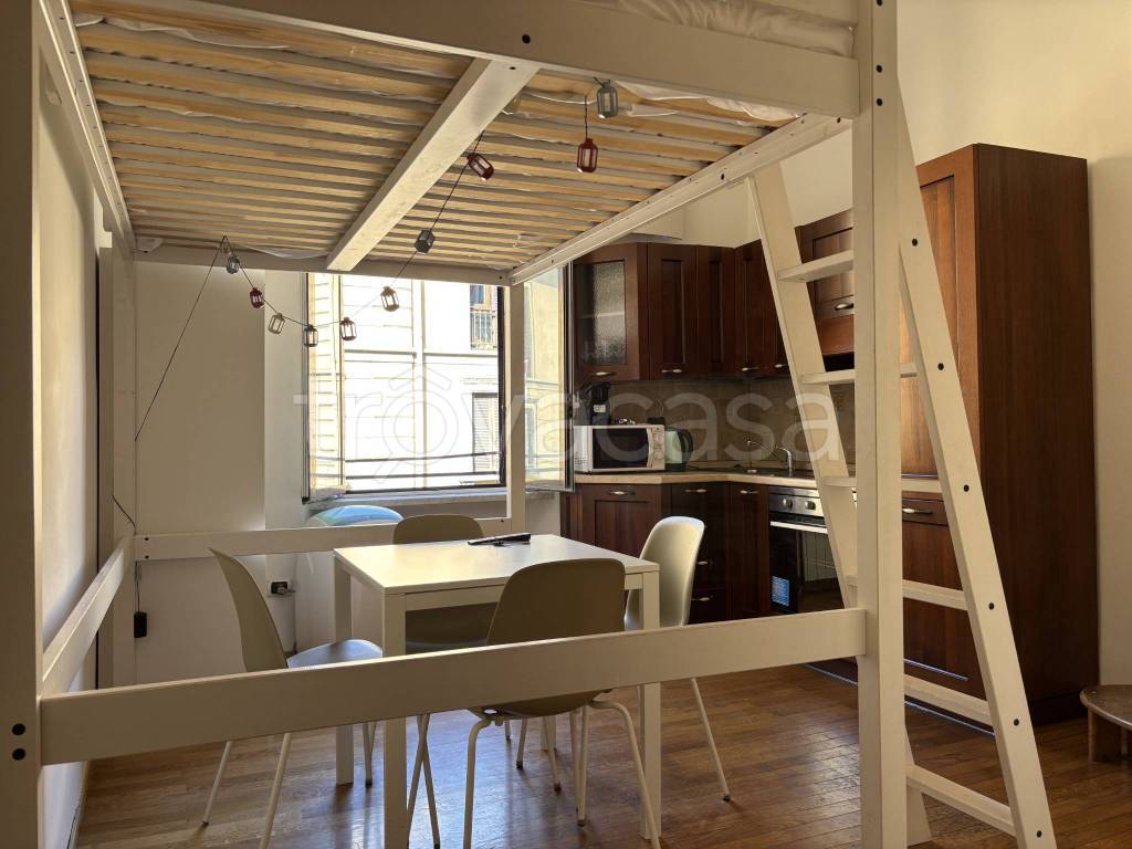 appartamento in vendita a Milano in zona Sempione