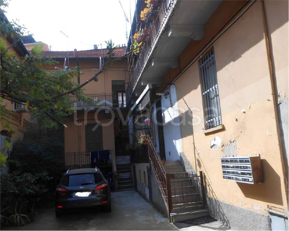appartamento in vendita a Milano in zona Gorla