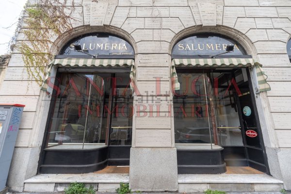 locale commerciale in vendita a Milano