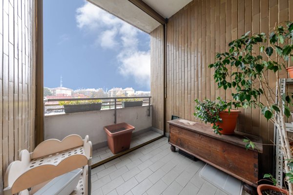 appartamento in vendita a Milano in zona Famagosta