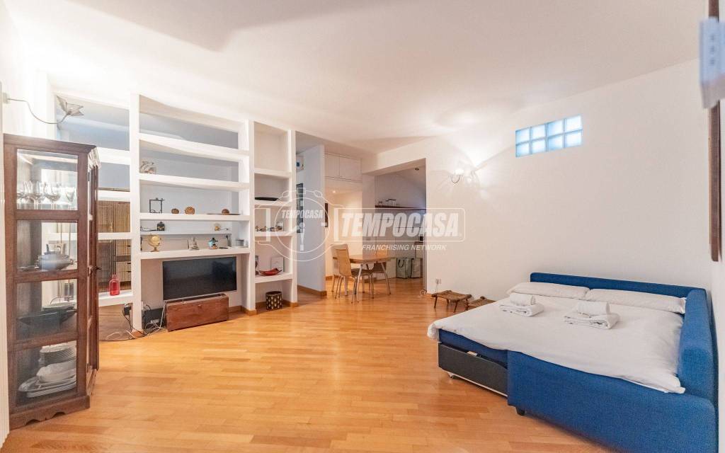 appartamento in vendita a Milano in zona Isola