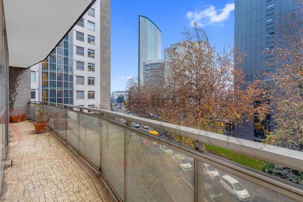 appartamento in vendita a Milano in zona Centro Direzionale