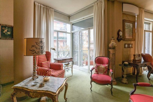 appartamento in vendita a Milano in zona Porta Nuova