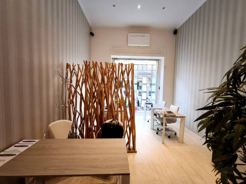 negozio in vendita a Milano in zona Isola