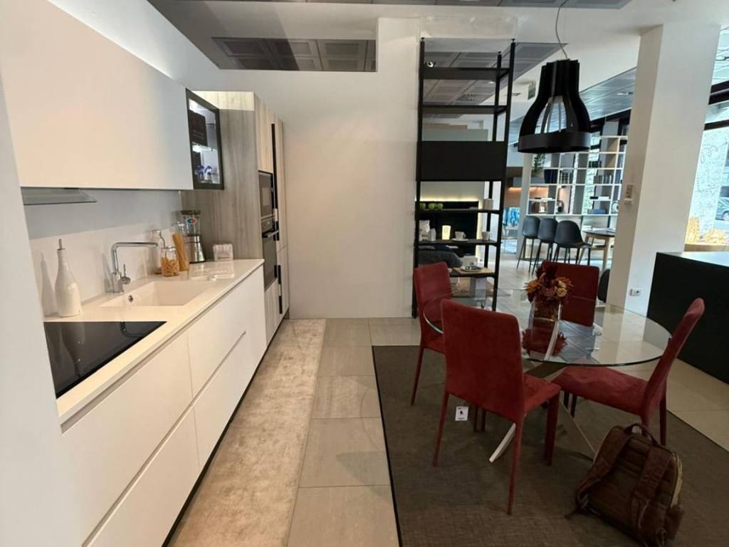 negozio in vendita a Milano in zona Niguarda