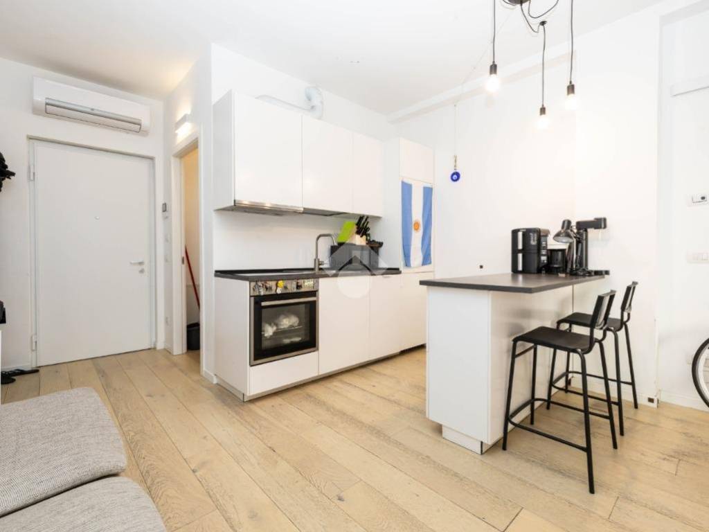 appartamento in vendita a Milano in zona Piazzale Lodi