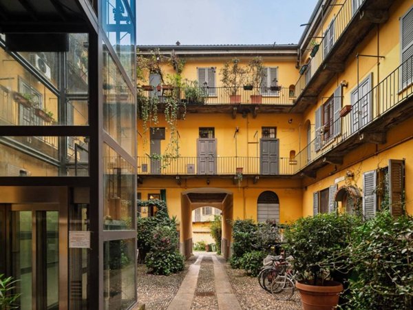 appartamento in vendita a Milano in zona Porta Genova