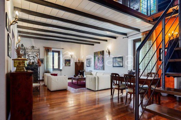 appartamento in vendita a Milano in zona Porta Genova