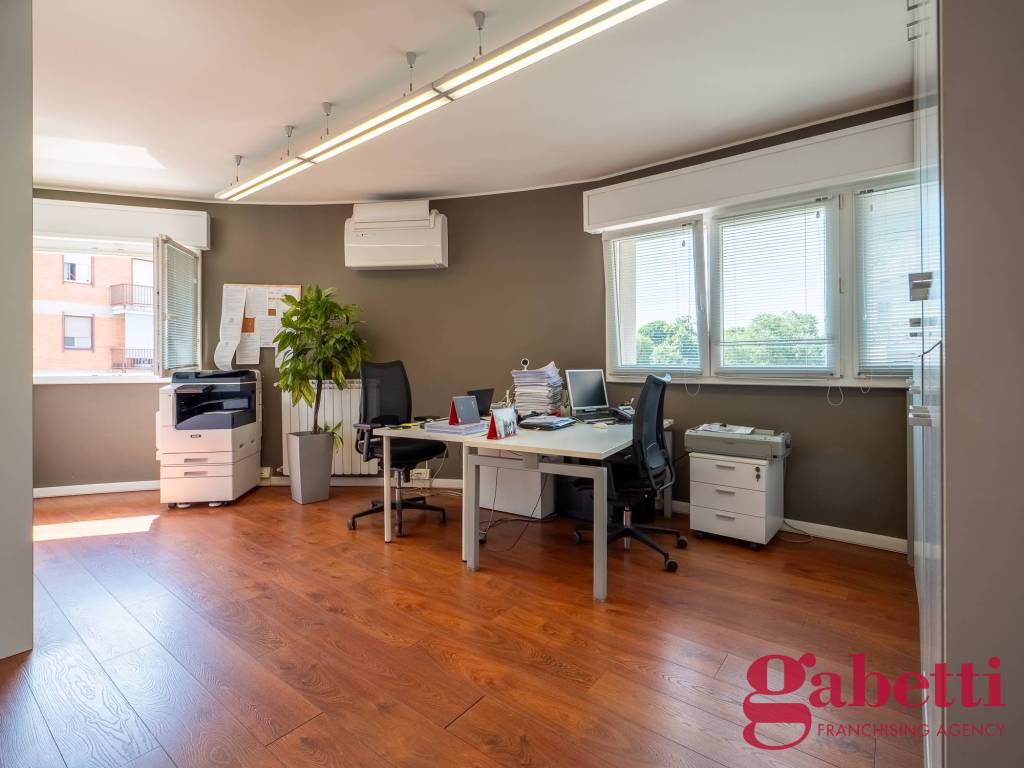 appartamento in vendita a Milano in zona Feltre