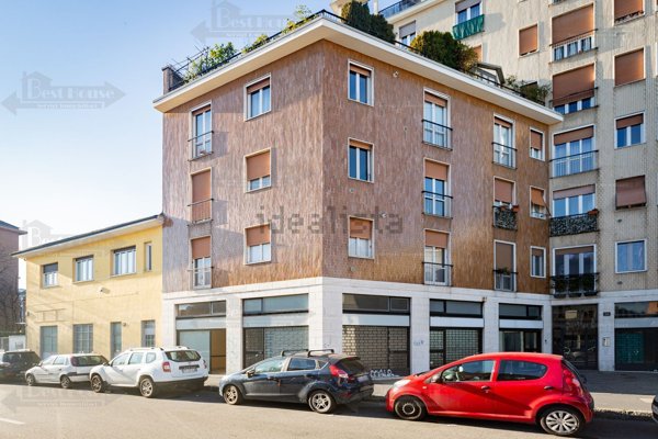 negozio in vendita a Milano in zona Crescenzago