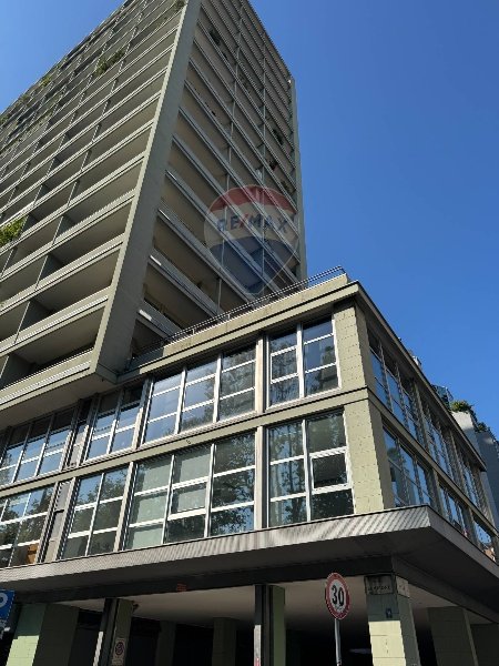 appartamento in vendita a Milano in zona Sempione