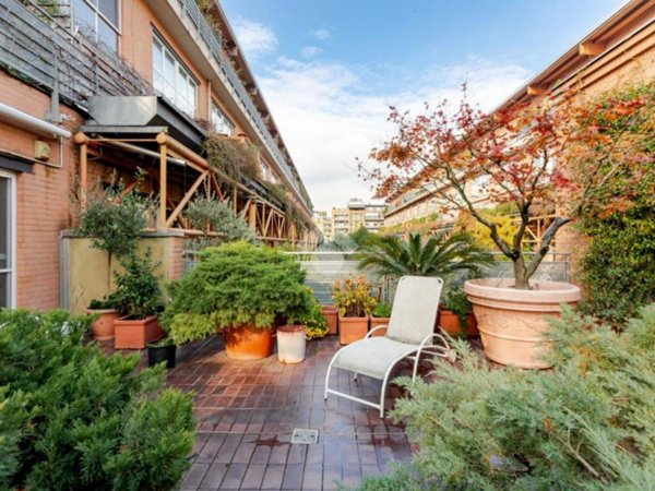 appartamento in vendita a Milano in zona Barona