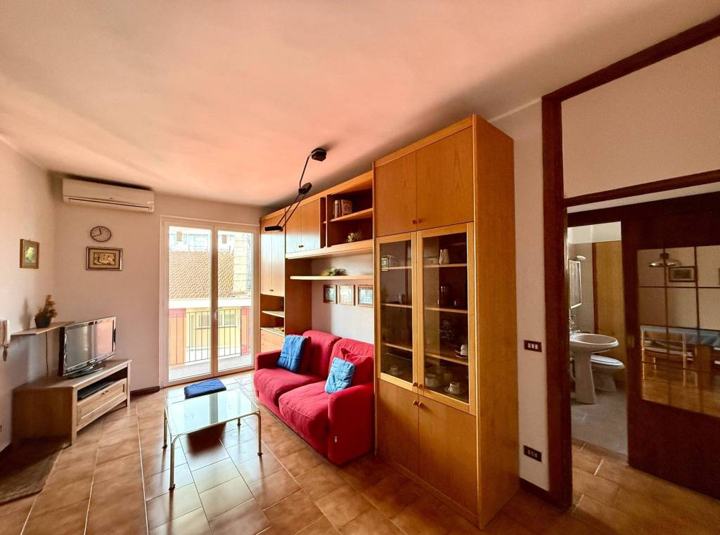 appartamento in vendita a Milano in zona Lambrate