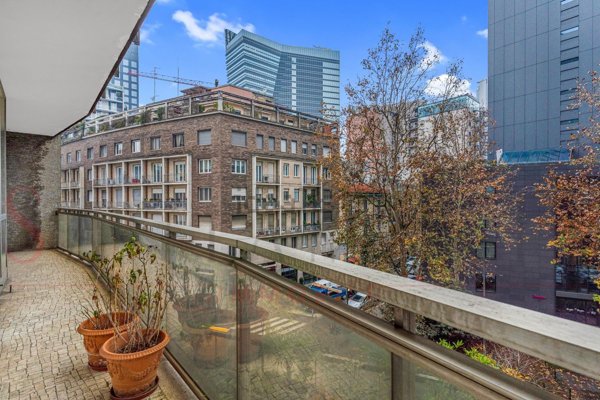 ufficio in vendita a Milano in zona Centro Direzionale