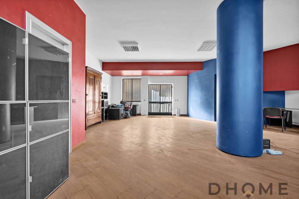 locale commerciale in vendita a Milano in zona Quarto Cagnino