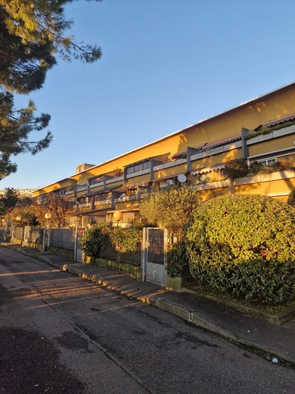 appartamento in vendita a Milano in zona Barona