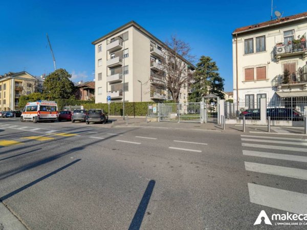 appartamento in vendita a Milano in zona Rogoredo