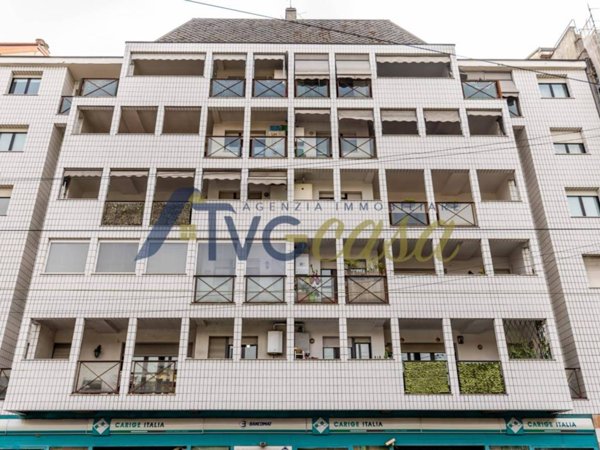 appartamento in vendita a Milano in zona Casoretto