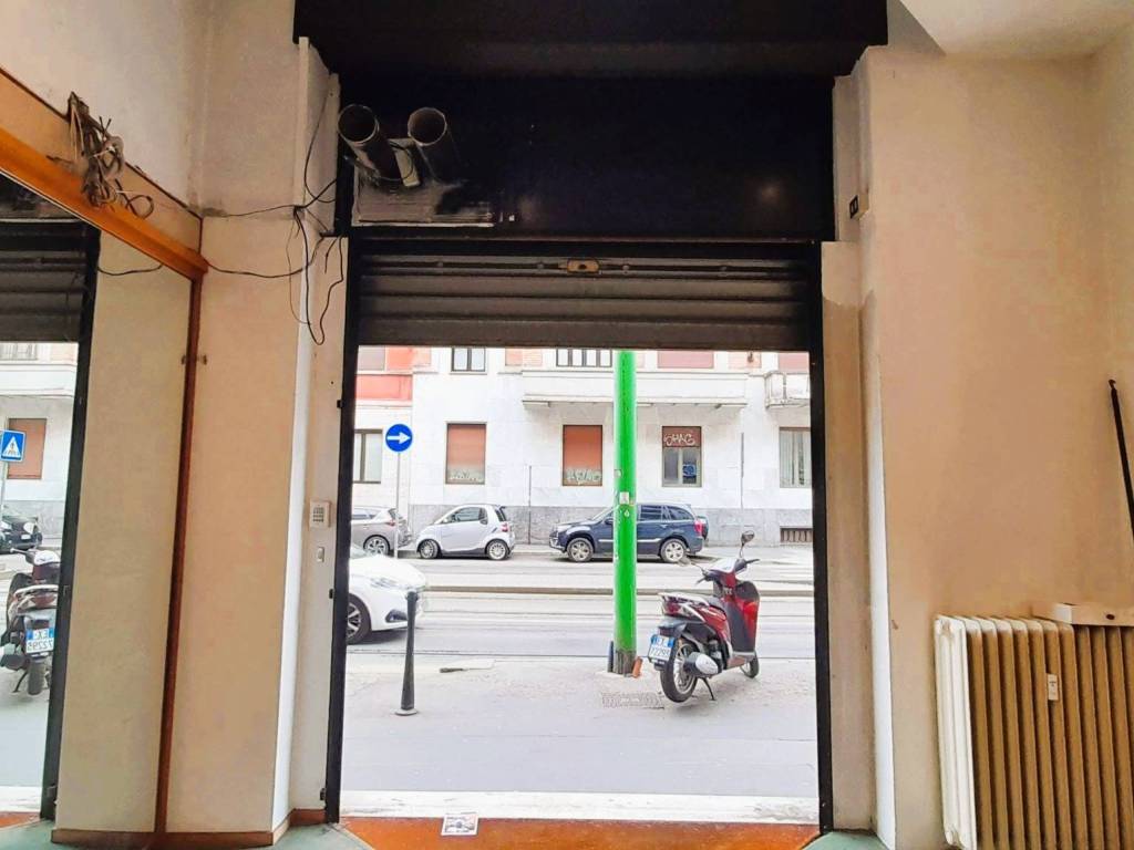 negozio in vendita a Milano in zona Porta Lodovica