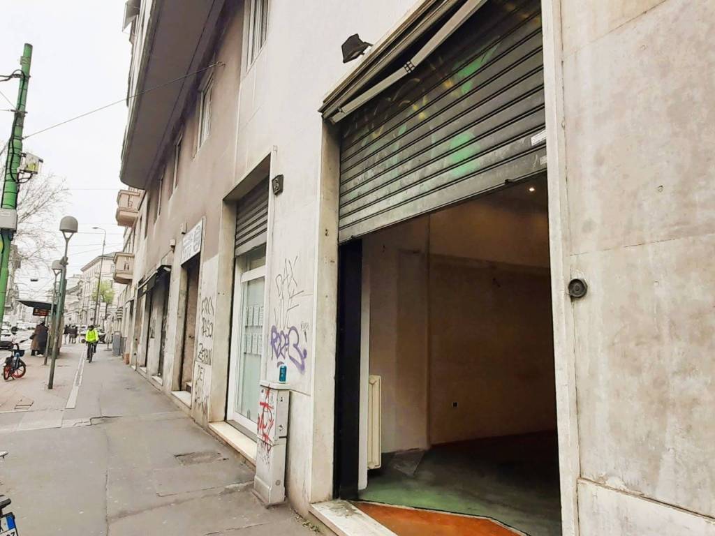 negozio in vendita a Milano in zona Porta Lodovica