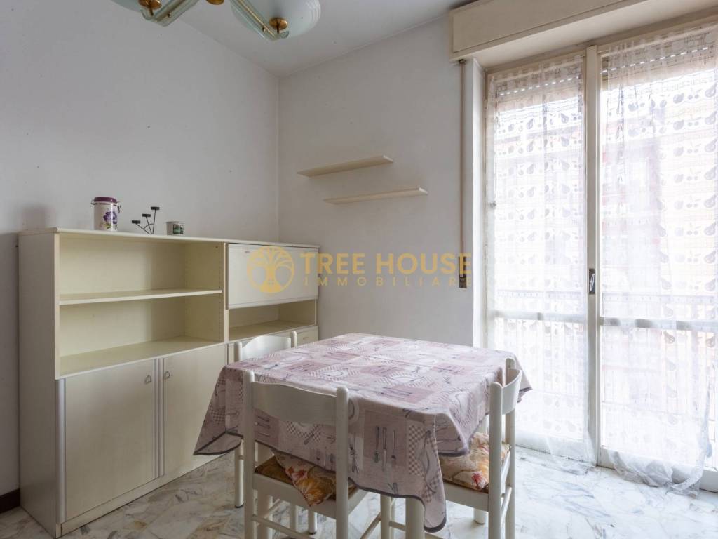 appartamento in vendita a Milano in zona Piazzale Lodi