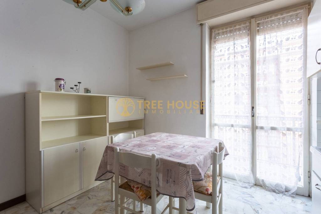 appartamento in vendita a Milano in zona Piazzale Lodi