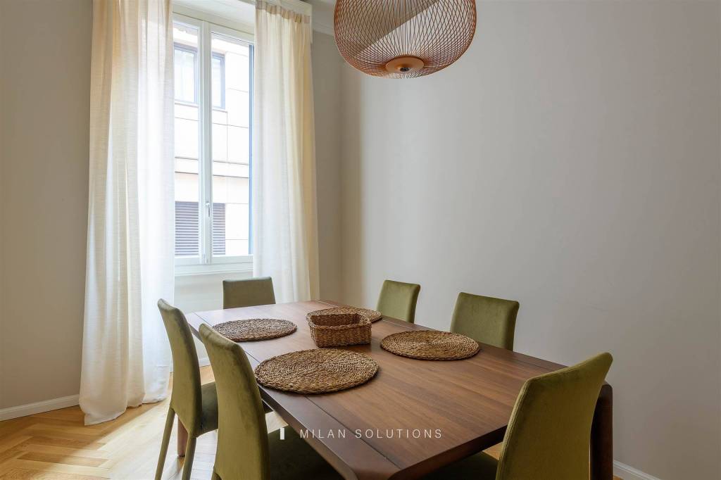 appartamento in vendita a Milano in zona Cadorna
