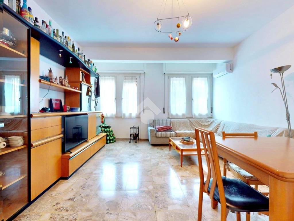 appartamento in vendita a Milano in zona Lambrate