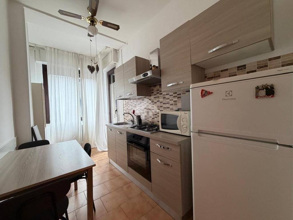 appartamento in vendita a Milano in zona Lorenteggio