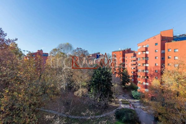 appartamento in vendita a Milano in zona Baggio