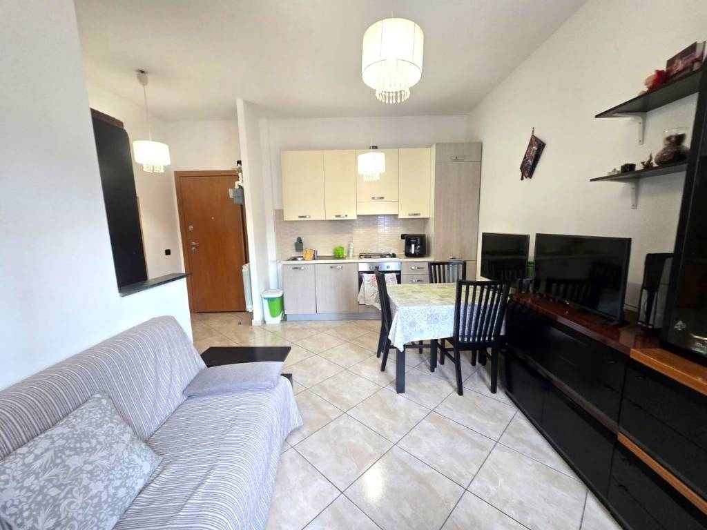 appartamento in vendita a Milano in zona Adriano