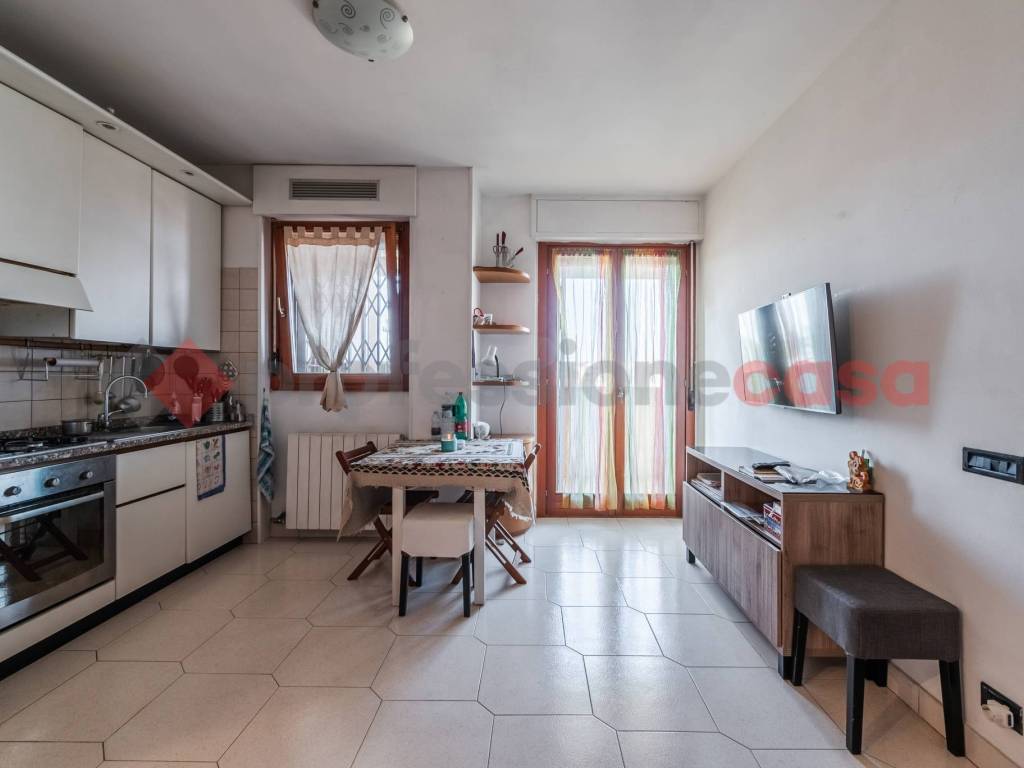 appartamento in vendita a Milano in zona Famagosta