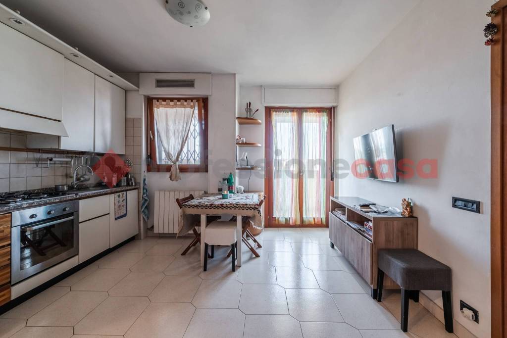 appartamento in vendita a Milano in zona Famagosta