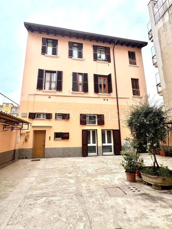 appartamento in vendita a Milano in zona Bocconi