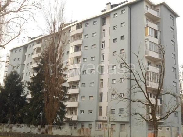 appartamento in vendita a Milano in zona Lorenteggio