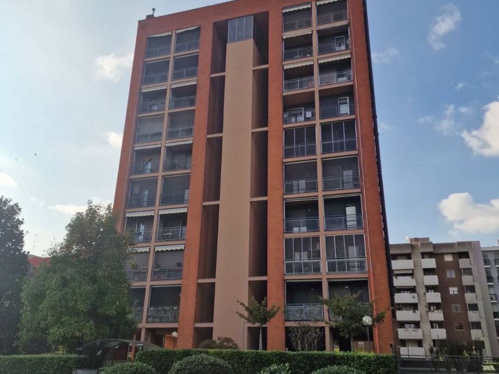 appartamento in vendita a Milano in zona Barona