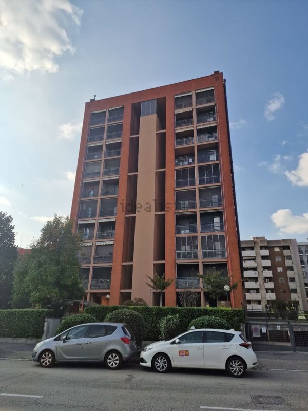 appartamento in vendita a Milano in zona Barona