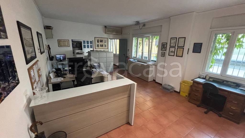 negozio in vendita a Milano in zona Ghisolfa