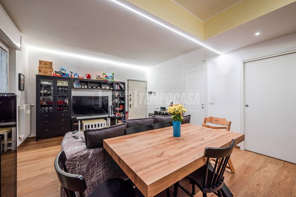 appartamento in vendita a Milano in zona Vigentino