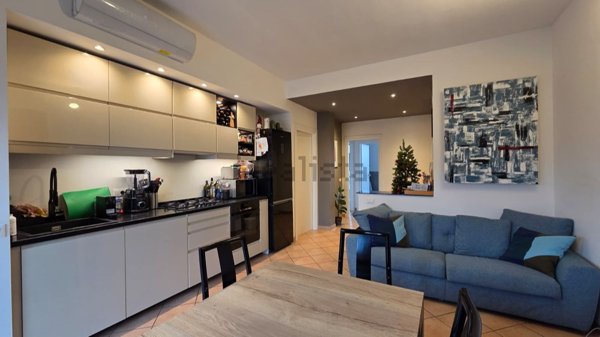 appartamento in vendita a Milano in zona Famagosta