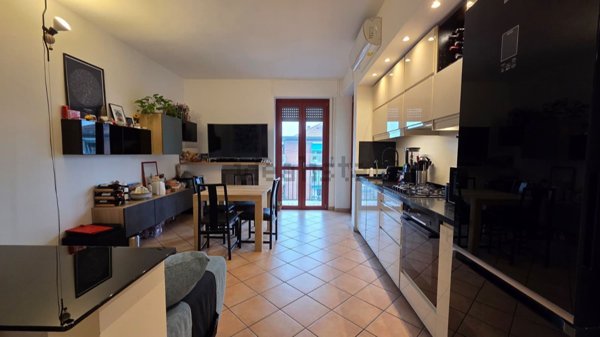 appartamento in vendita a Milano in zona Famagosta