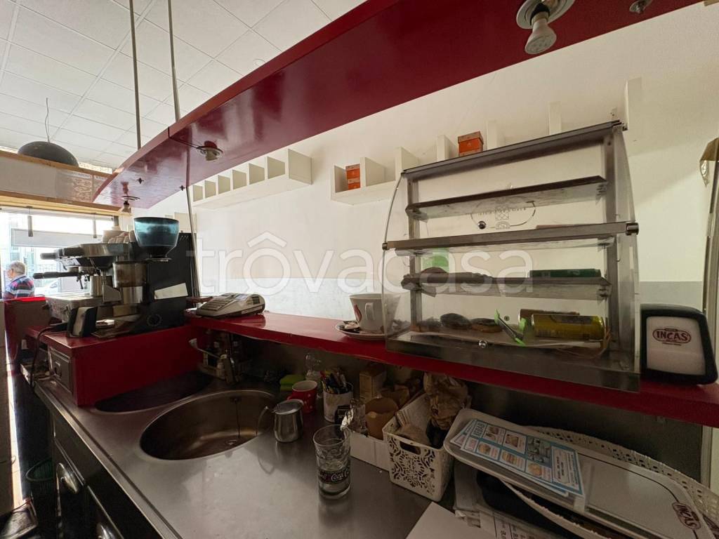 negozio in vendita a Milano in zona Corvetto